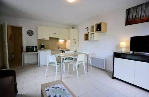 Azille Apartment | Residence Le Château de Jouarres * - Large Studio Cabin 2 People