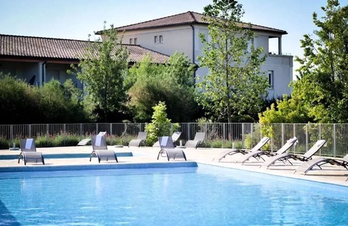 Azille Apartment | Residence Le Château de Jouarres * - Large Studio Cabin 2 People