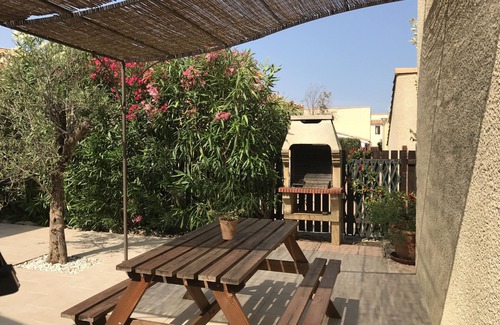 Gruissan House | Residence les Cabestans, quiet pavilion, private parking, gardenet☀
