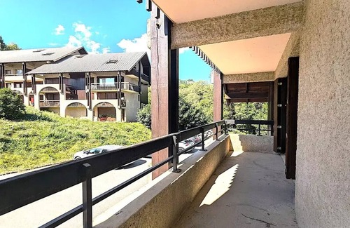 Puy-Saint-Vincent Apartment | Residence Les Eyssalarettes - Charming apartment T3 with balcony 4/6 persons