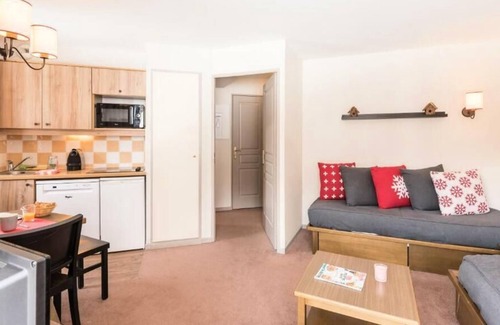 Les Claux Apartment | Residence Pierre & Vacances L'Albane - Apartment for 4 people - 1 bedroom - Mountain view