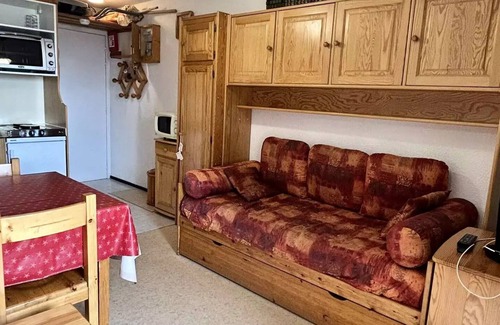 Eclose-Est Apartment | Residence Val D'huez - Studio for 4 people of approximately 27m2-L'Alpe d'Huez