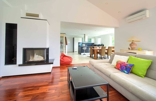 Klimno Villa | Residencia La Famiglia with heated swimming pool and beautiful Seaview
