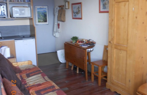 Eclose-Est Apartment | Residential SUPER HUEZ