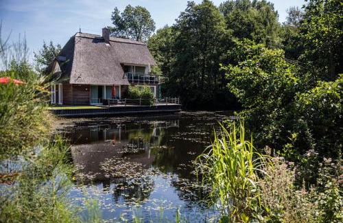 Bad Zwischenahn Apartment | Residenz - Lichtermeer - Seeterrasse - Sauna - Parkplatz