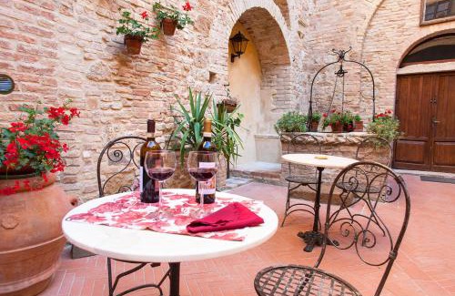 San Gimignano City Centre Hotel | Residenza D'Epoca Palazzo Buonaccorsi