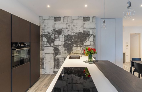 Nago-Torbole Apartment | Residenza The Rock, Appartamento Deluxe con Balcone, A/c, Parcheggio, Wi-fi