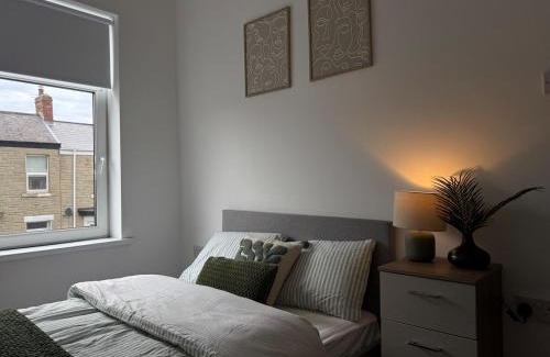 Blyth House | ResiLets - Stanley House - Large, Modern 3 Bed - NEW!