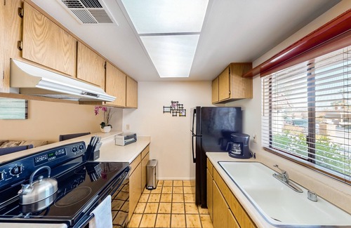 Palm Desert Condo | Resort living golf getaway with country club, near Joshua Tree National Park