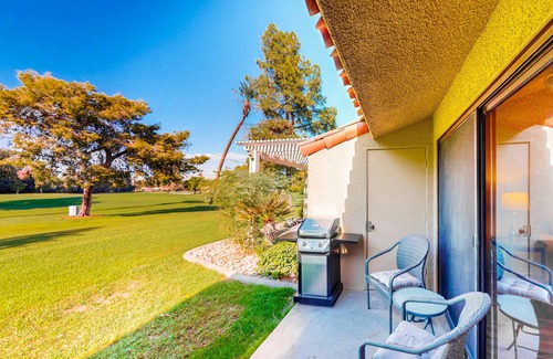 Palm Desert Condo | Resort living golf getaway with country club, near Joshua Tree National Park
