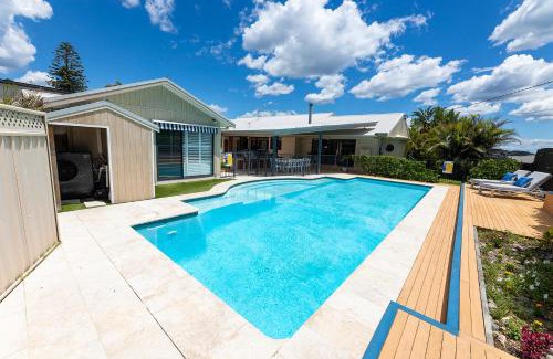 Forster House | Resort on Underwood