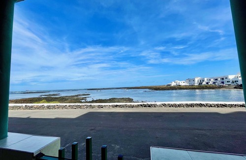 Orzola House | Respira la Tranquilidad Frente al mar - Casa Coral