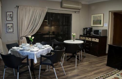Elarduspark House | Rest-a-While Guest House - Pretoria