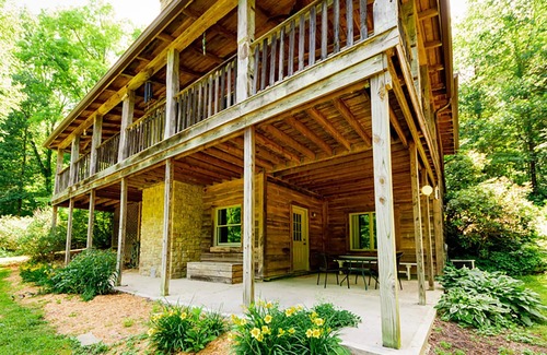 Nineveh Cabin | Rest and rejuvenate in seclusion at Nature's Nest!