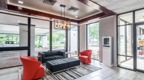 Ferry Pass Hotel | Rest and Relax Inn