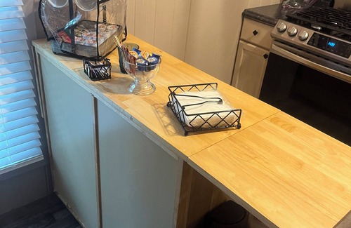 Dadeville Cabin | Rest-Relax-Reconnect-Renew in beautiful, serene, wooded, gated Lake Martin Cabin