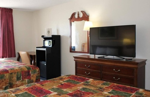 Mount Vernon House | Restful Stay! 2 Great Units Near Parks & Attractions, Free Breakfast & Parking