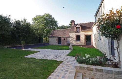 Aunou-sur-Orne Cottage | Restored independent home in the countryside, pets allowed, WiFi, near Sées