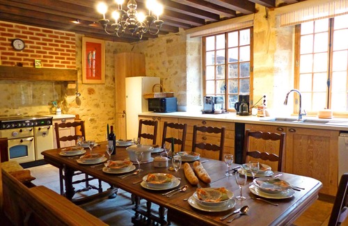 Herisson Cottage | Restored Medieval Old College with Pool, WiFi and Parking in Hérisson