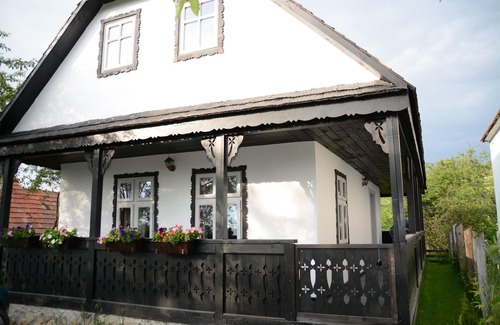 Bran Cottage | Restored old traditional smallhouse