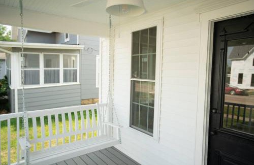 Maquoketa House | Restored Queen Anne Cottage