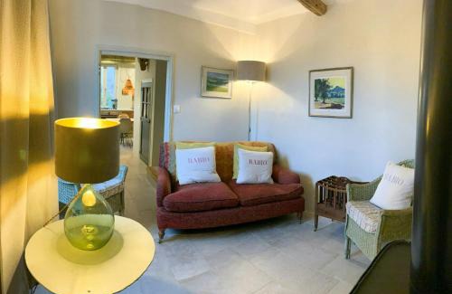 La Caunette House | Restored Wine Cottage In Babio With Pool
