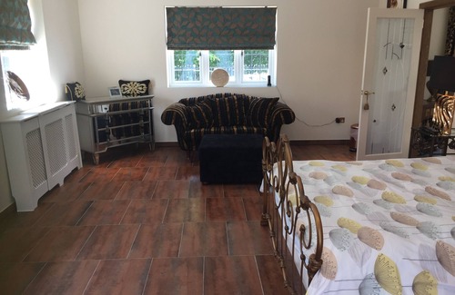 Ayr Bed & Breakfast | Retreat at The Knowe Auchincruive Estate