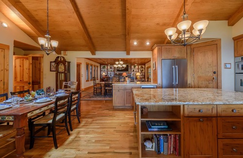 Blowing Rock Cottage | Retreat for Mountain Adventure and Relaxation