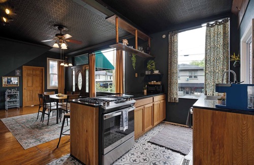 Deer Park Apartment | Retreat on Bardstown Rd. | Yard | Walk to Shops