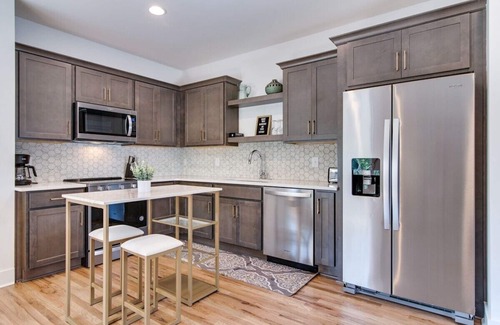 Greenwood House | Retreat To East Nashville + Walk To Local Faves