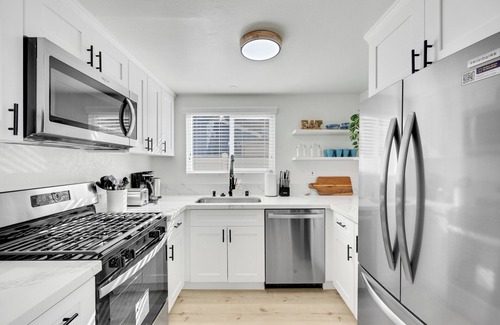 Harbor House | Retreat to Long Beach: Close to Beach & City Fun