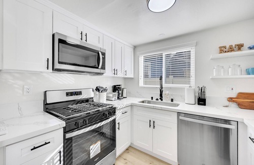 Harbor House | Retreat to Long Beach: Close to Beach & City Fun