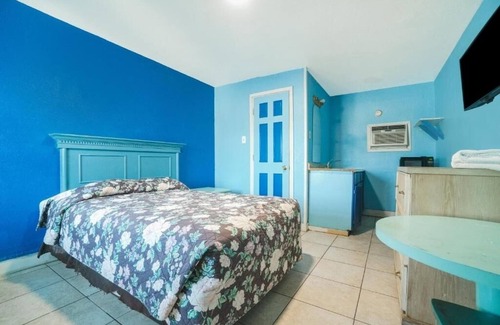 Flour Bluff Hotel | Retreat Unit Free Parking Near Mustang Island Beach And Local Sights