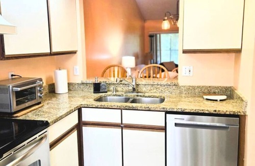 Buena Ventura Lakes Other | Retro 3 Bedroom Economy Family Home w/pool access!