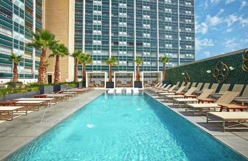 Downtown Dallas House | Retro-chic hotel in downtown Dallas