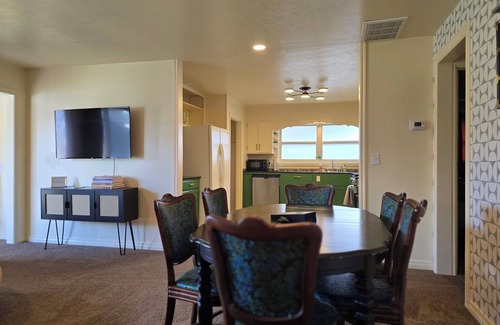 Edmond House | Retro Game Night Escape - Vintage Vibes & Classic Boardgame Fun Await!