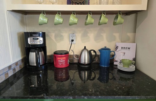 Edmond House | Retro Game Night Escape - Vintage Vibes & Classic Boardgame Fun Await!