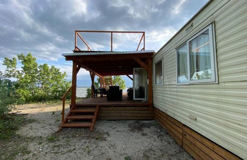 Samorin House | Retro house in nature