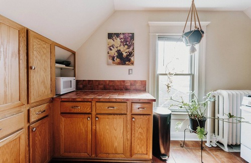 West Seventh House | Retro Jewel Box Victorian Steps from Irvine Park