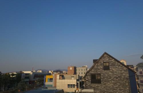 Jeonju House | Retro Naseong House