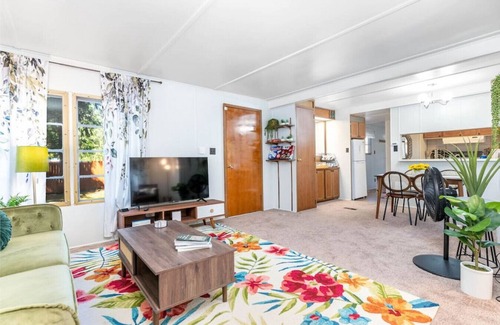 Paradise Estates House | Retro Trailer - Hot Tub, AC, near Mt Rainier Nat'l Park in Ashford, WA