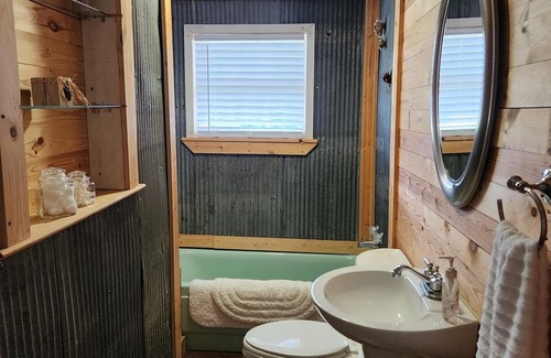 Hawkins Other | Return to the easy life at this quaint farm close to venues, lakes, and more!