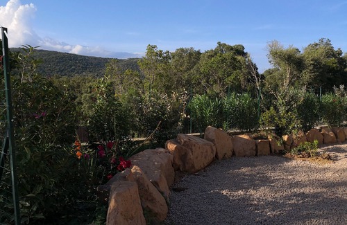 Cirendinu Apartment | Rez de Villa Proche Plage D'arasu Cabanon Bleu