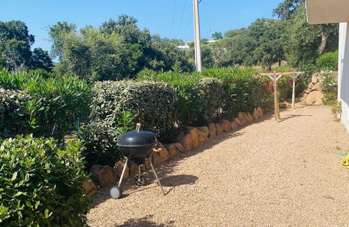 Cirendinu Apartment | Rez de Villa Proche Plage D'arasu Cabanon Bleu