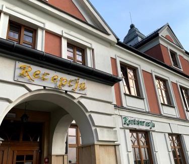 Trzebinia Bed & Breakfast | Rezydencja Pod Zegarem