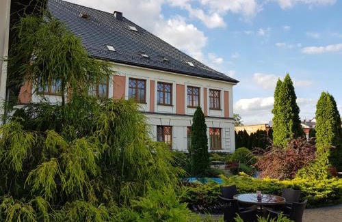 Trzebinia Bed & Breakfast | Rezydencja Pod Zegarem
