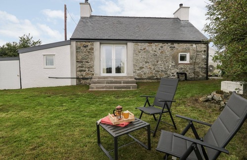 Ty Croes House | Rhytty Bach