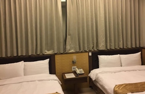 Yuchi Hotel | Ri Yue Hu Pan Hotel