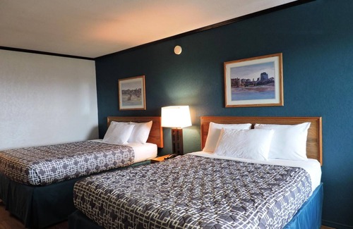 Redford Hotel | Riata Inn