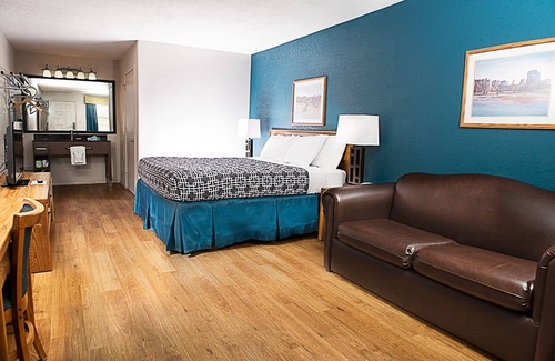 Redford Hotel | Riata Inn